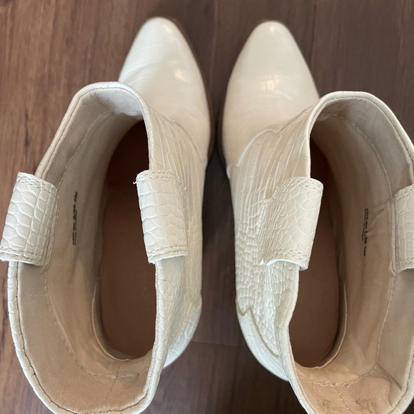 Chinese Laundry - Western Bootie - Picture 4 of 4